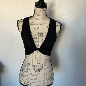 Black crop top tank
